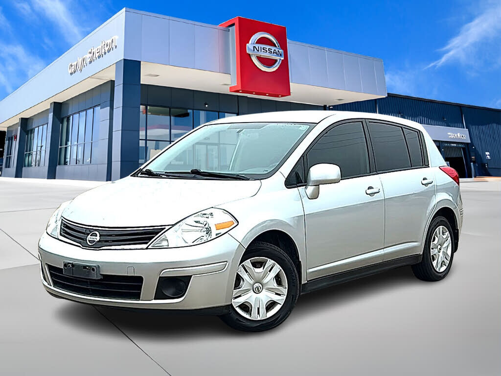 2011 NISSAN Versa