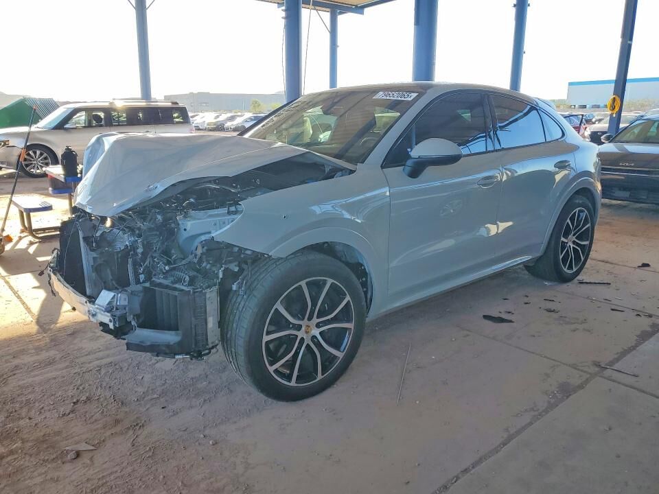 2024 PORSCHE Cayenne