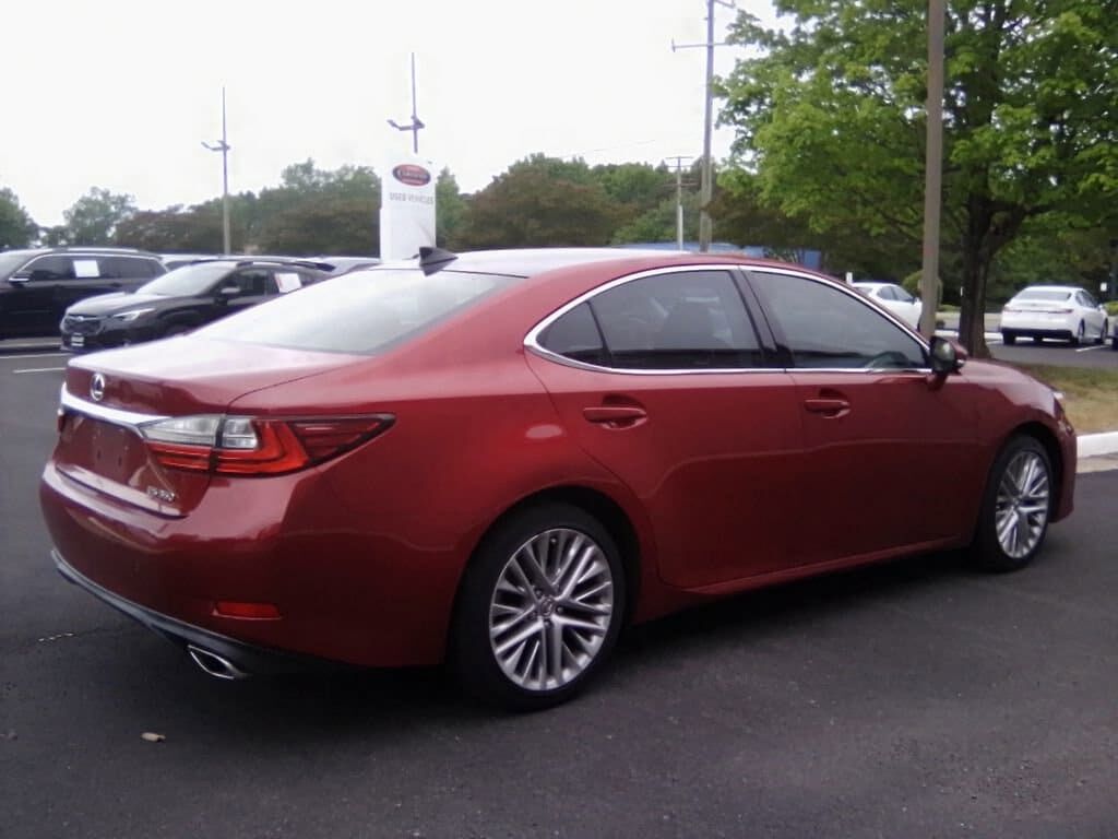 2016 LEXUS ES