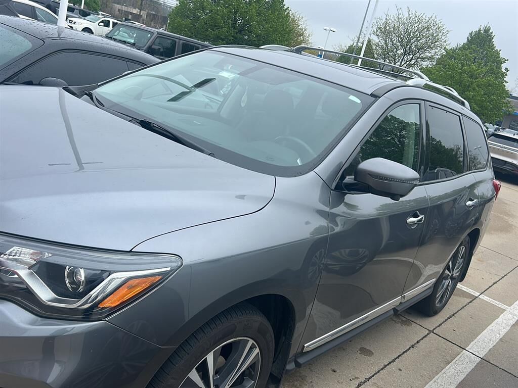 2020 NISSAN Pathfinder