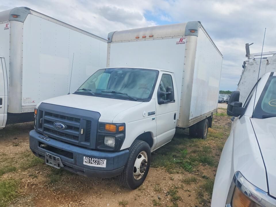 2013 FORD E-350