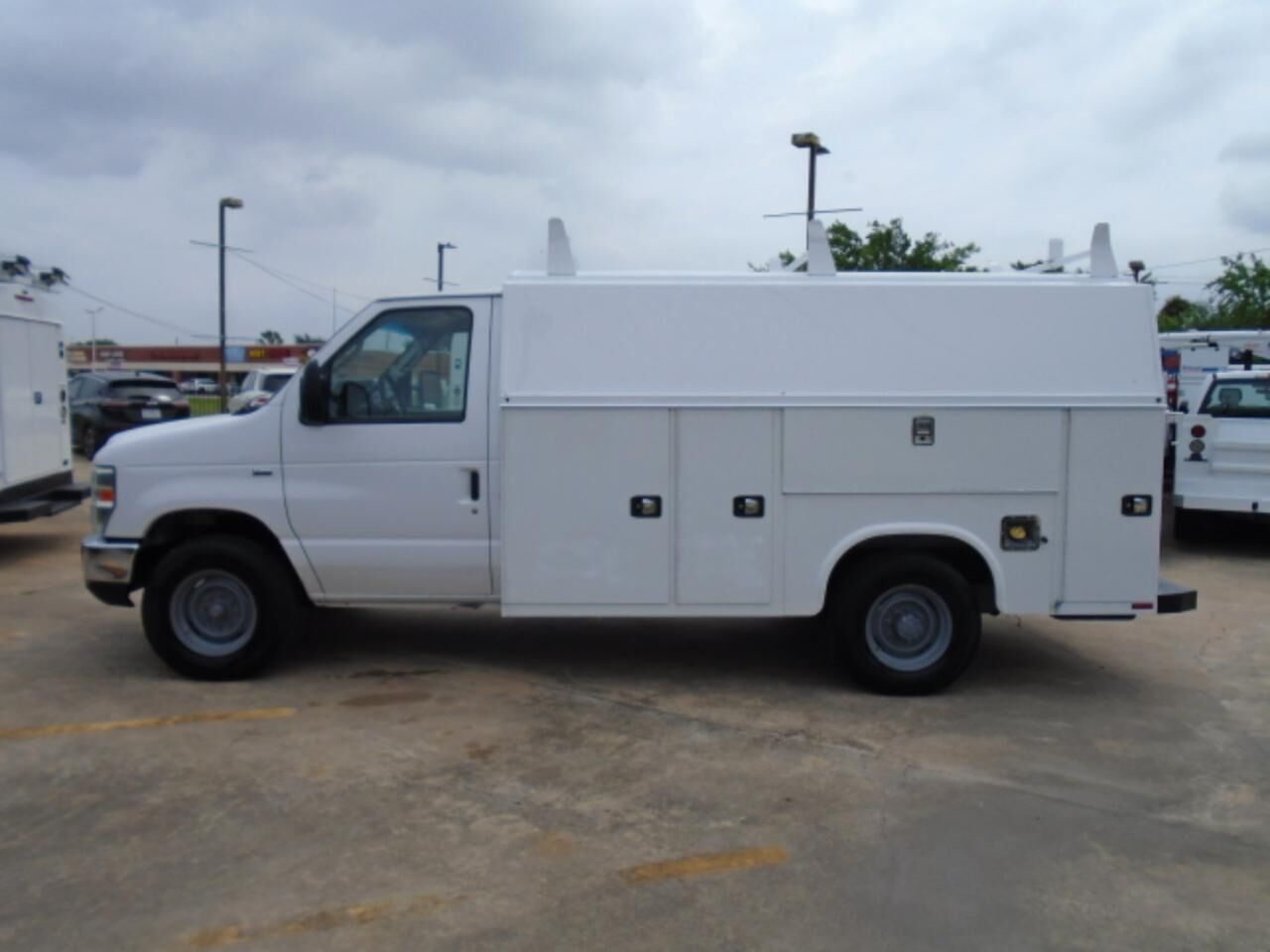 2016 FORD E-350