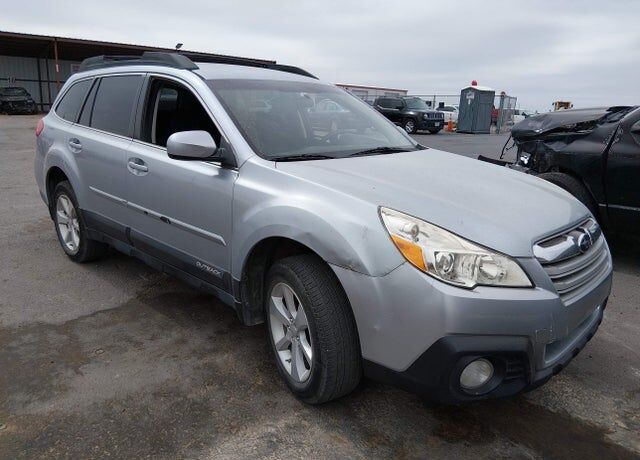 2013 SUBARU Outback