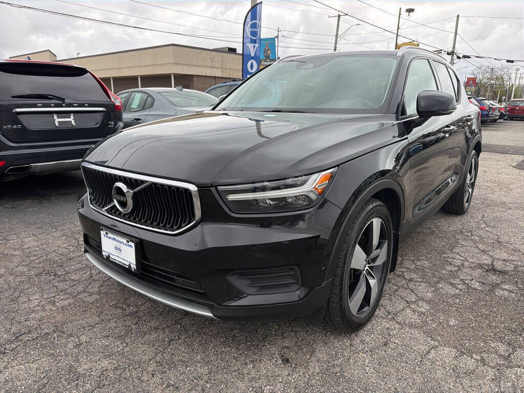 2019 VOLVO XC40