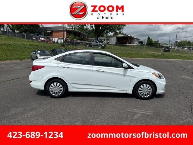 2016 HYUNDAI Accent