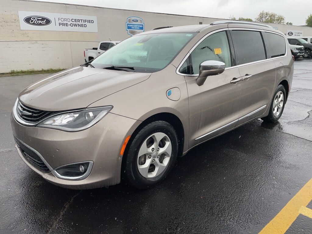 2017 CHRYSLER Pacifica