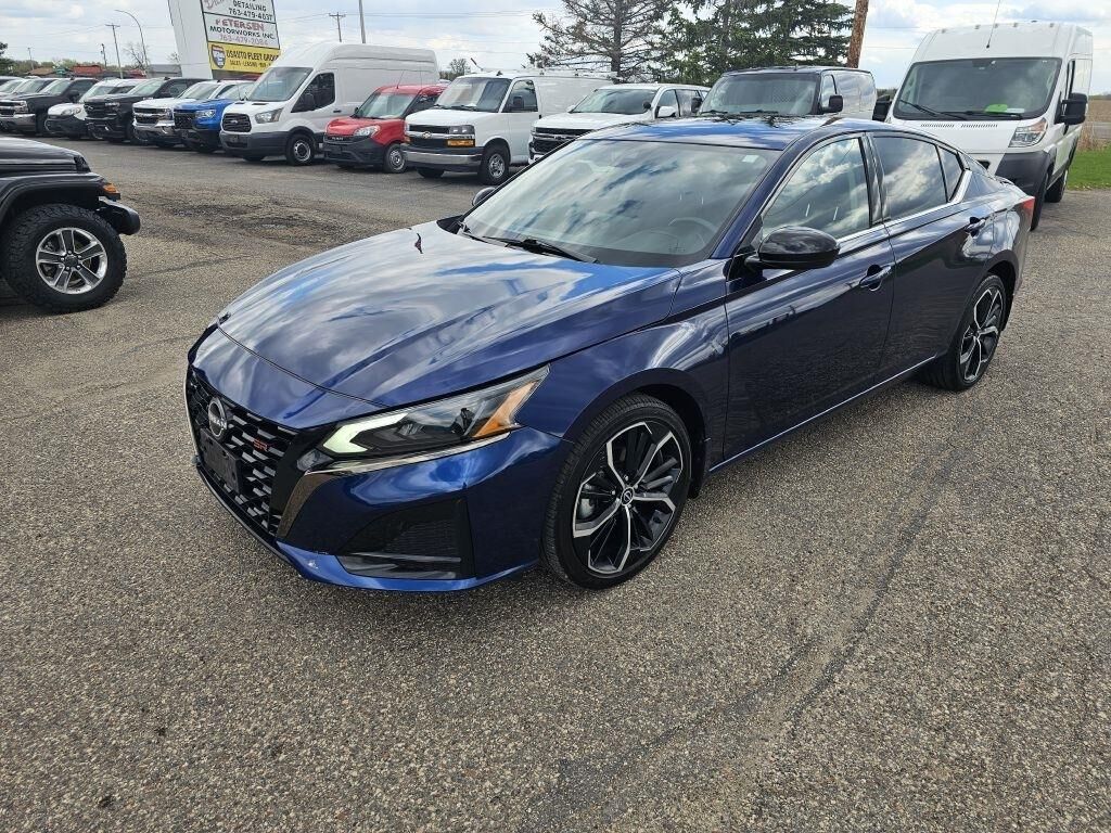 2024 NISSAN Altima