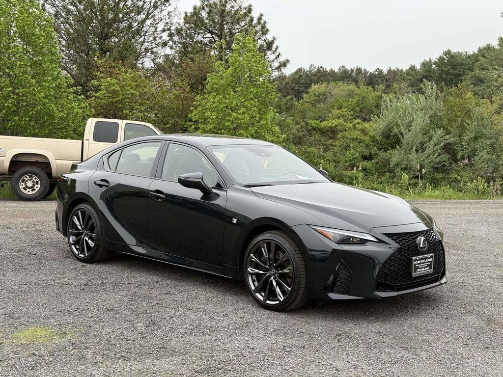 2025 LEXUS IS