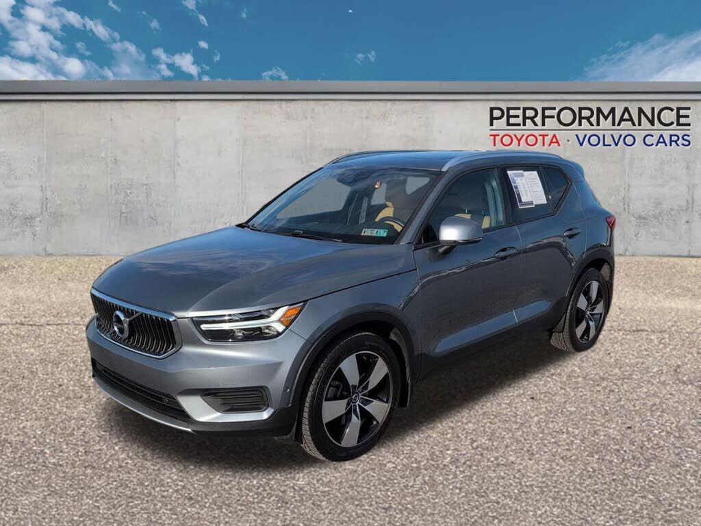 2019 VOLVO XC40