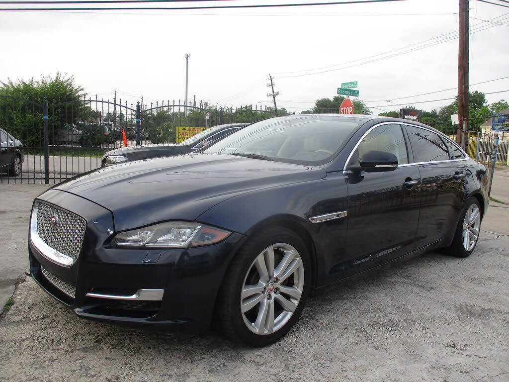 2016 JAGUAR XJ