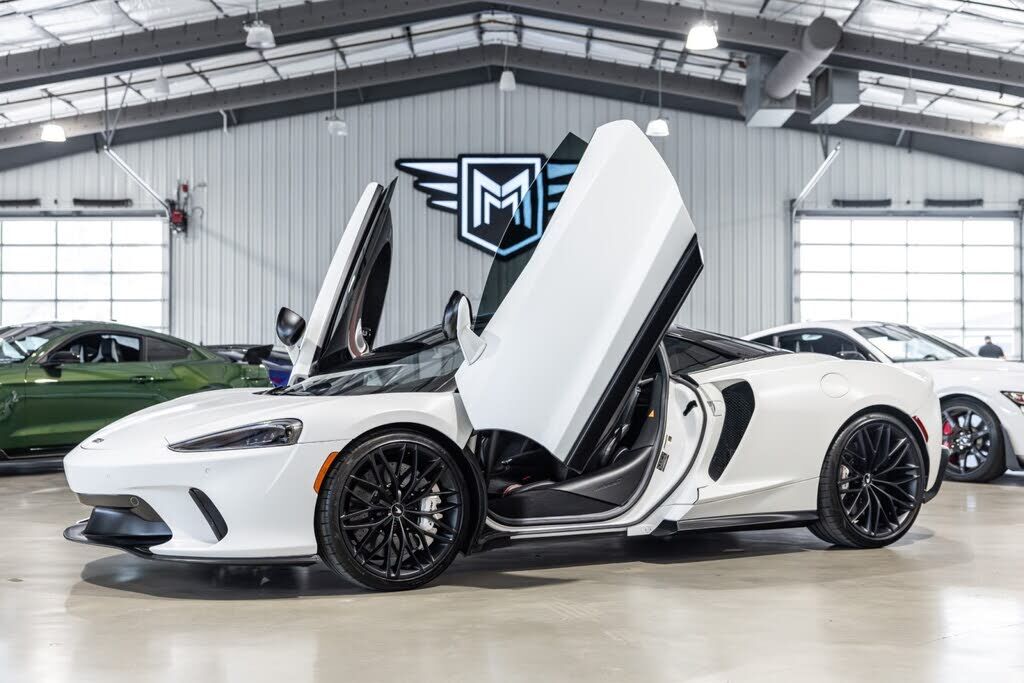 2023 MCLAREN GT
