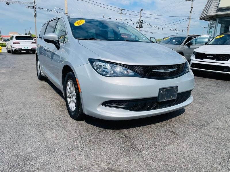 2023 CHRYSLER Voyager