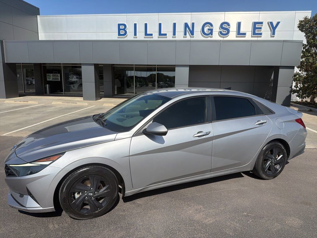 2021 HYUNDAI Elantra