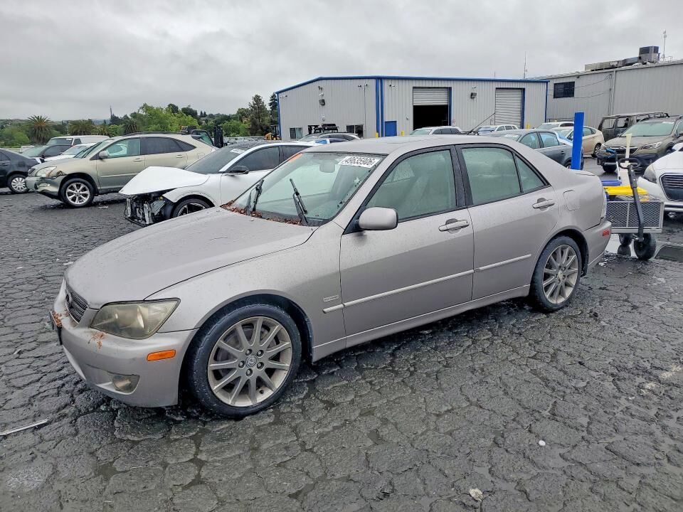 2004 LEXUS IS