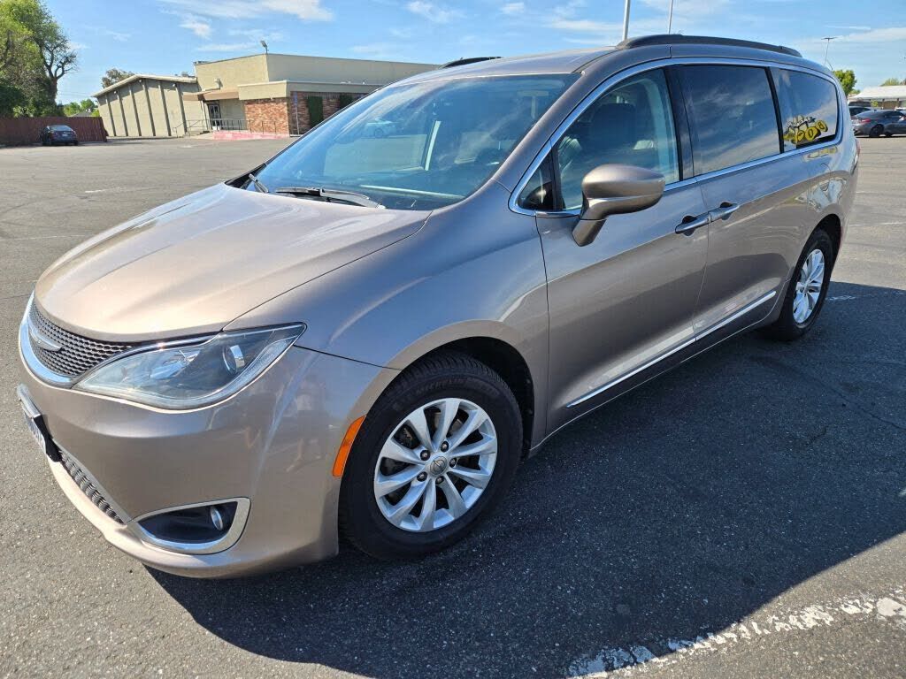 2017 CHRYSLER Pacifica
