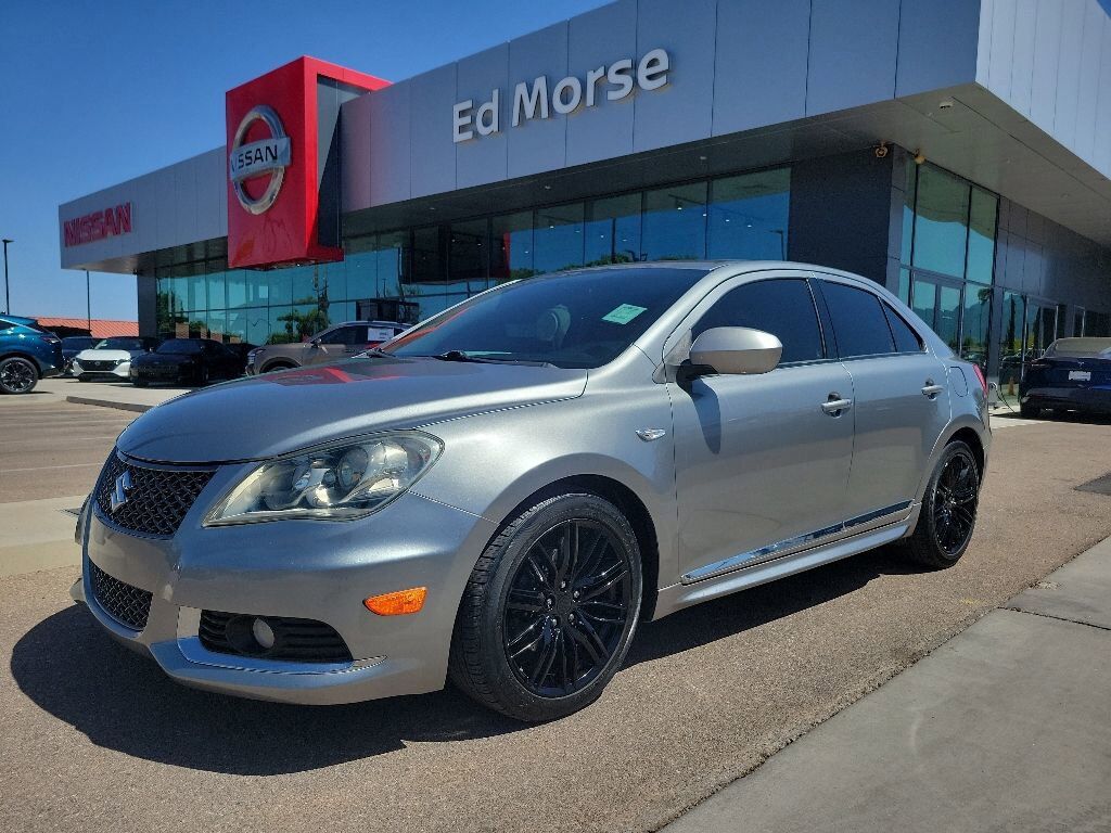 2013 SUZUKI Kizashi