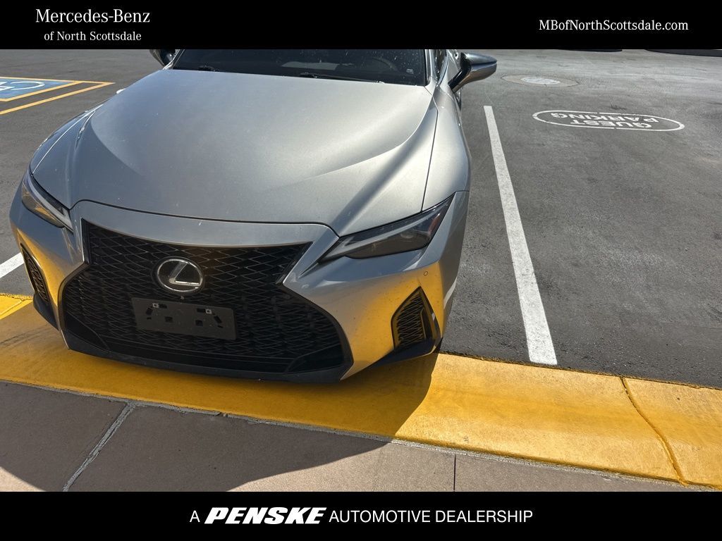 2021 LEXUS IS