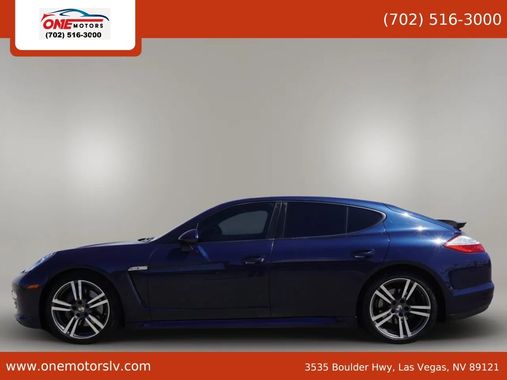 2012 PORSCHE Panamera