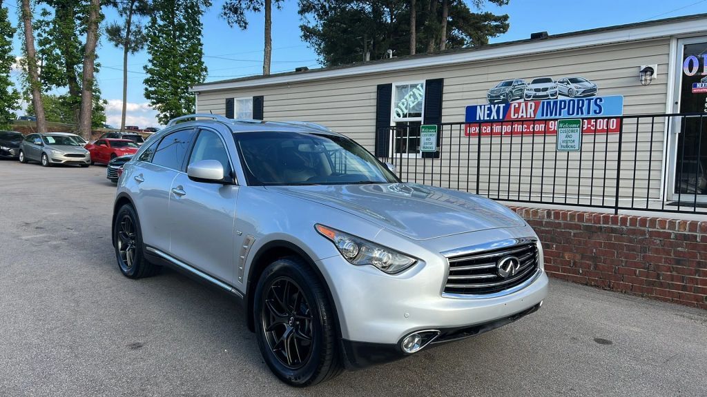 2015 INFINITI QX70