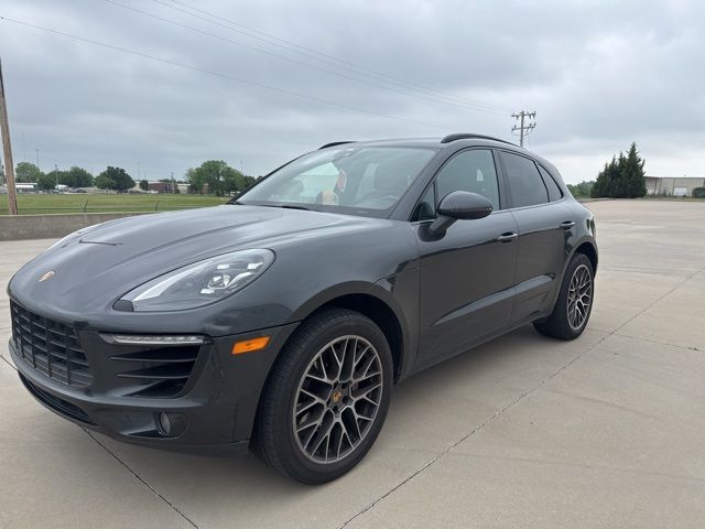 2018 PORSCHE Macan
