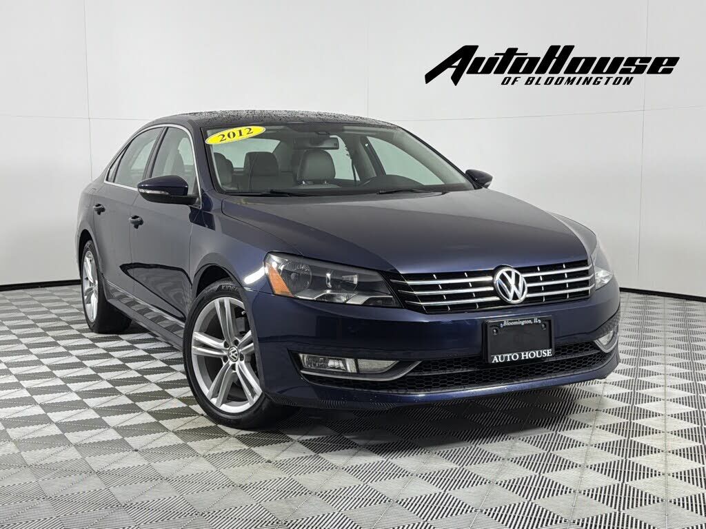 2012 VOLKSWAGEN Passat