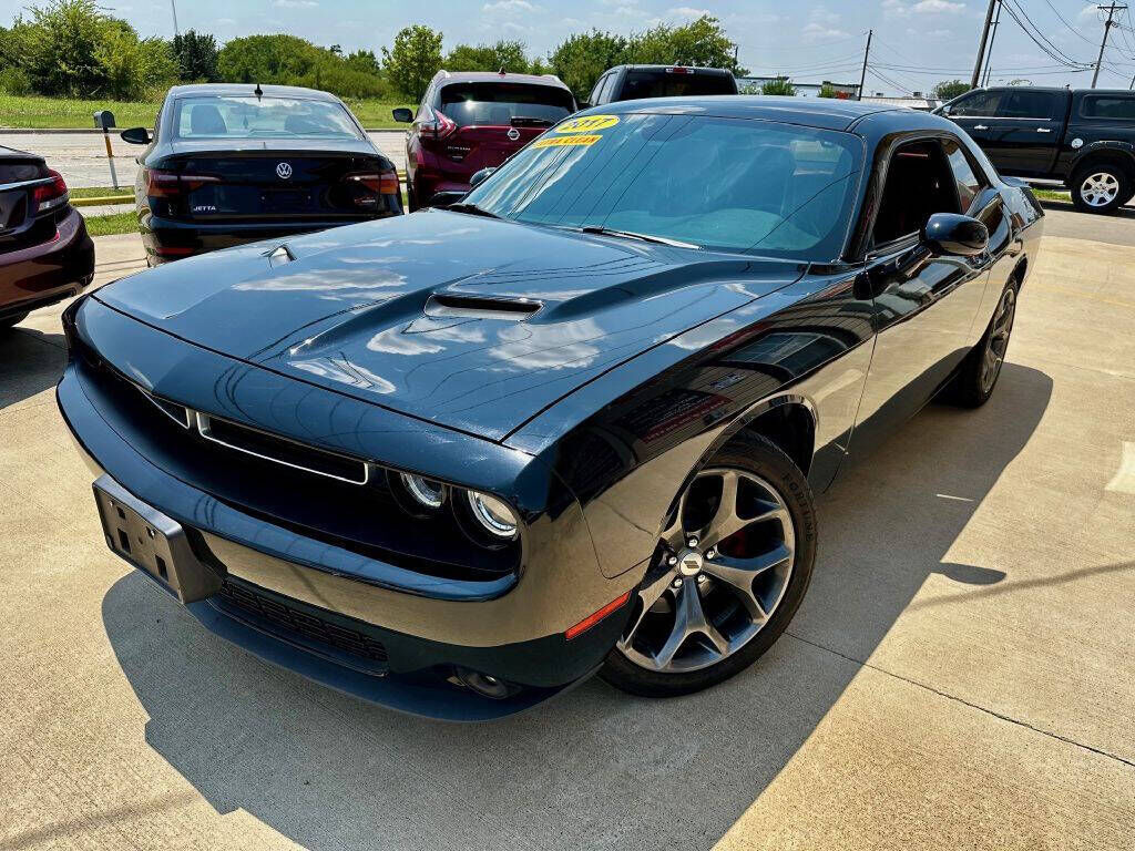 2017 DODGE Challenger