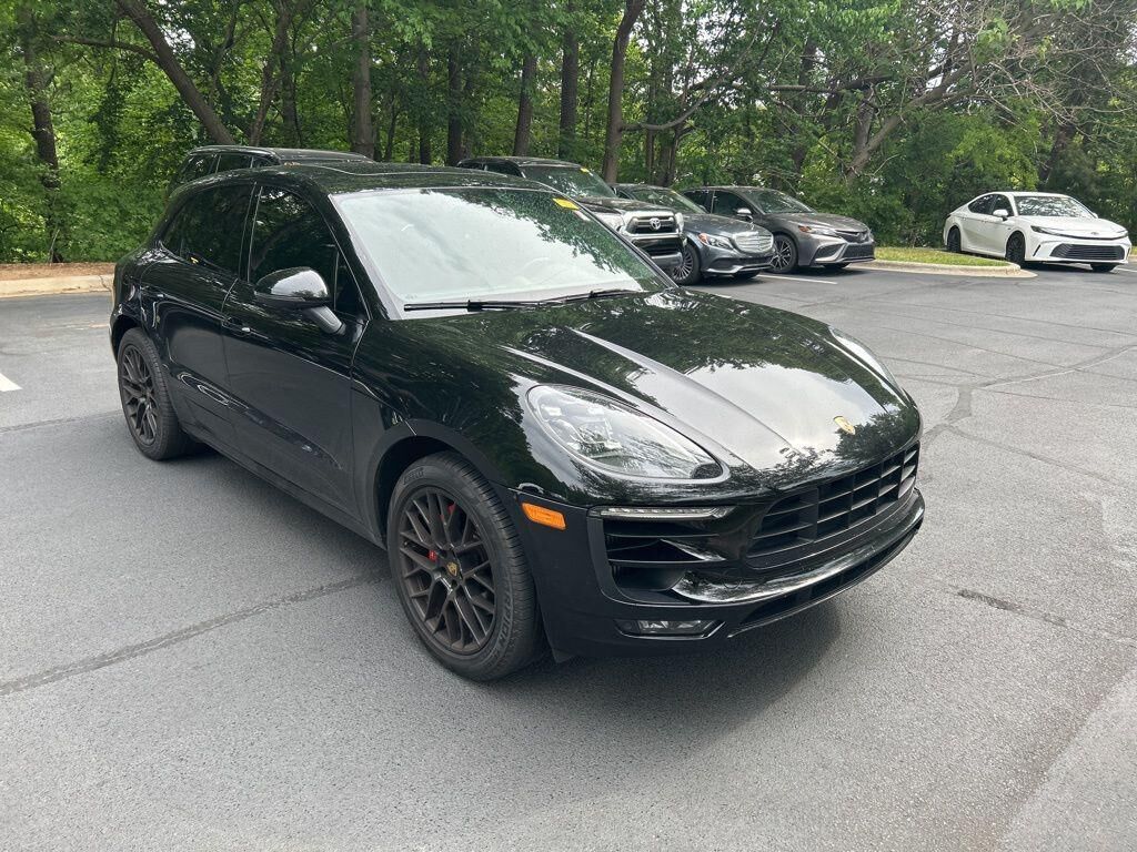2018 PORSCHE Macan