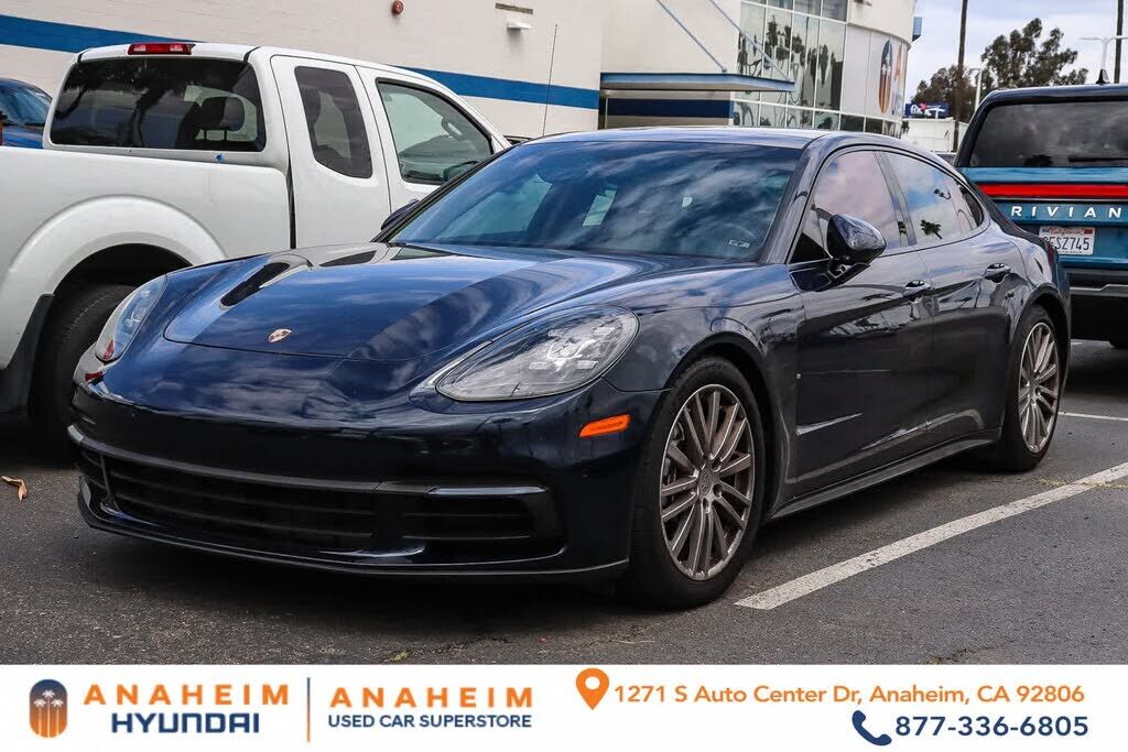 2017 PORSCHE Panamera