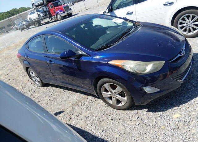 2013 HYUNDAI Elantra