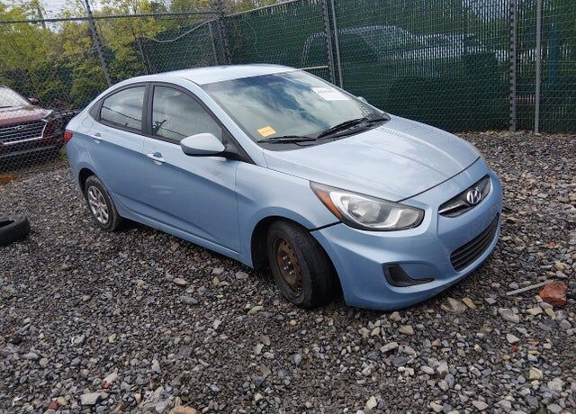 2013 HYUNDAI Accent