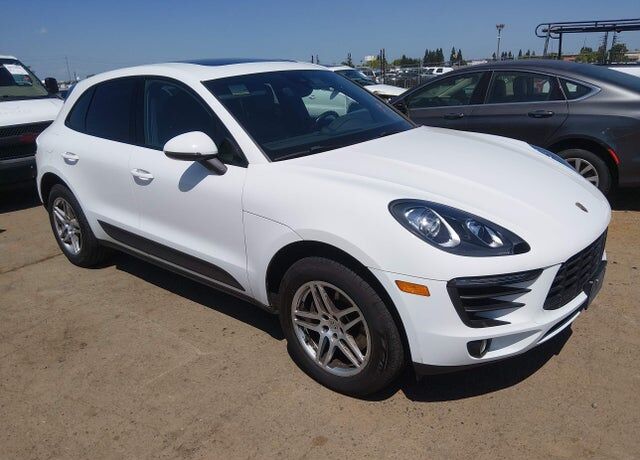 2018 PORSCHE Macan
