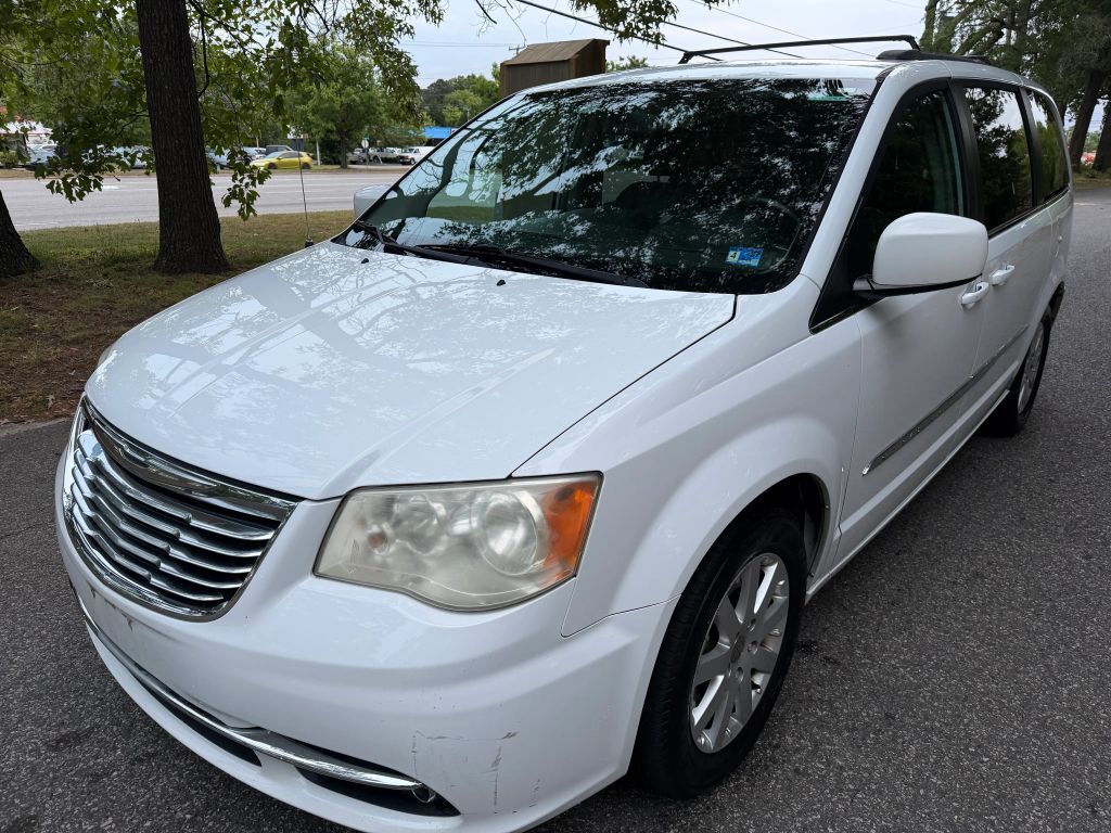 2014 CHRYSLER Town and Country