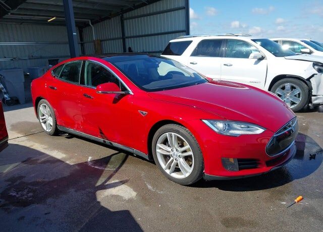 2016 TESLA Model S