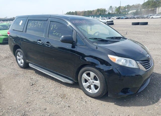 2014 TOYOTA Sienna
