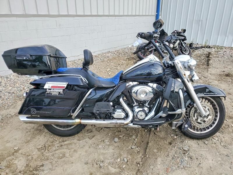 2013 HARLEY DAVIDSON Road King