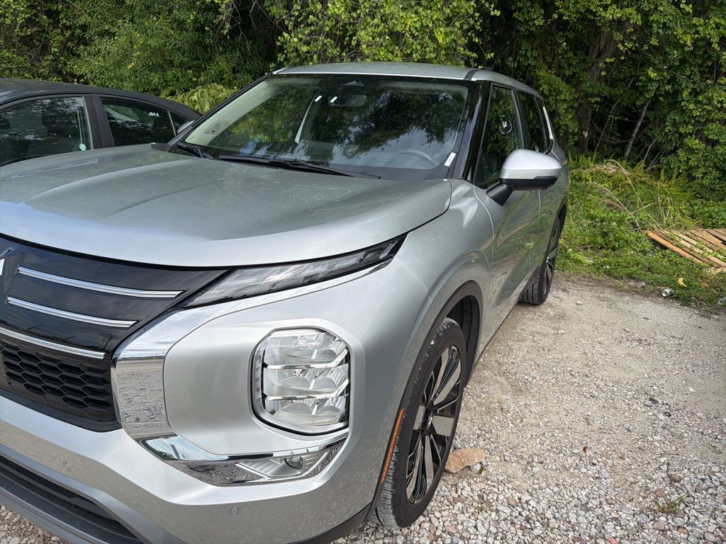 2025 MITSUBISHI Outlander