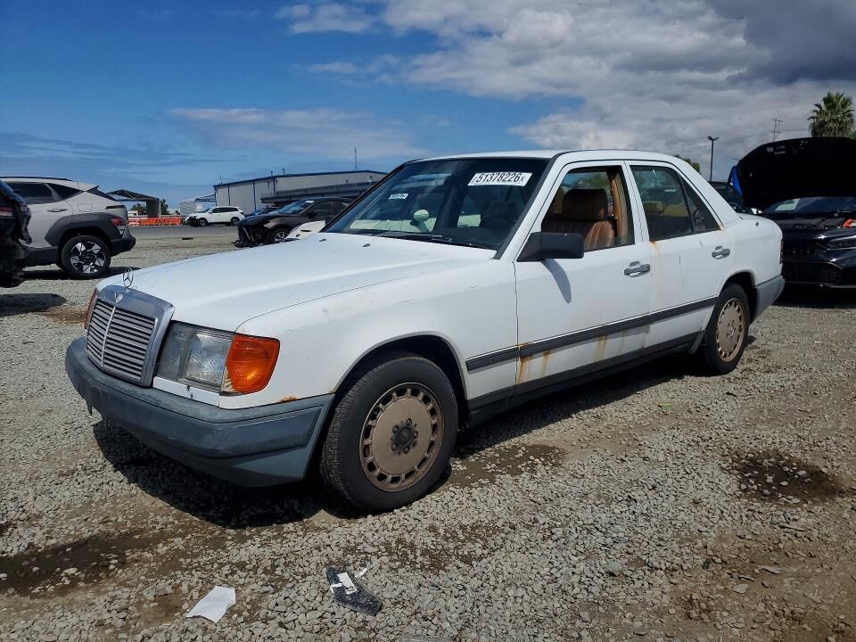 1987 MERCEDES-BENZ 300