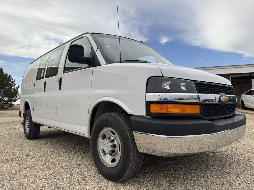 2022 CHEVROLET Express
