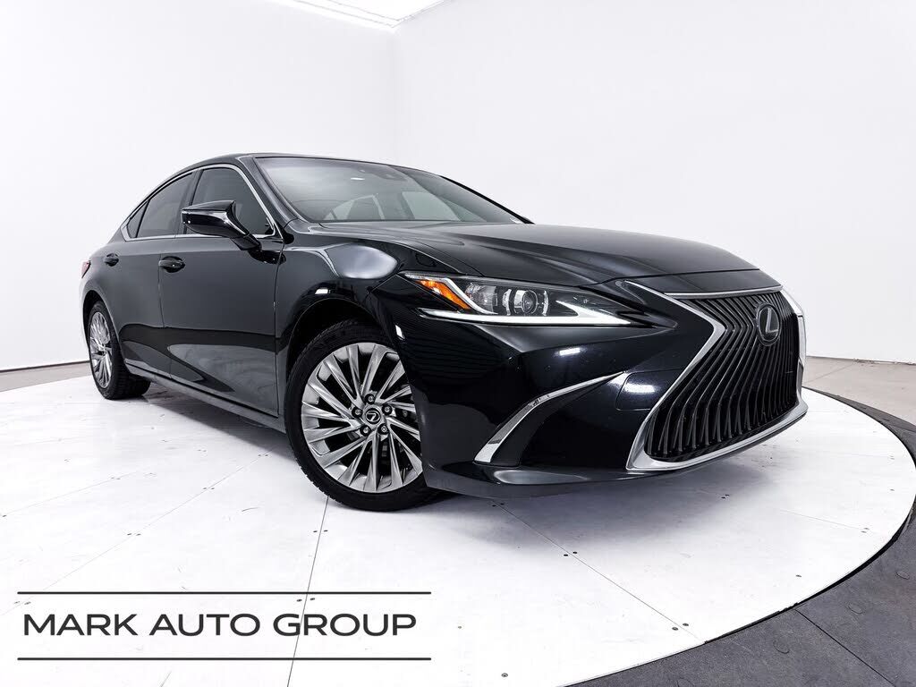 2019 LEXUS ES