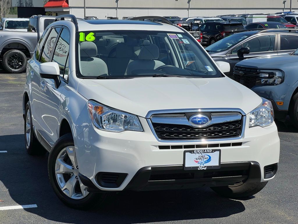 2016 SUBARU Forester