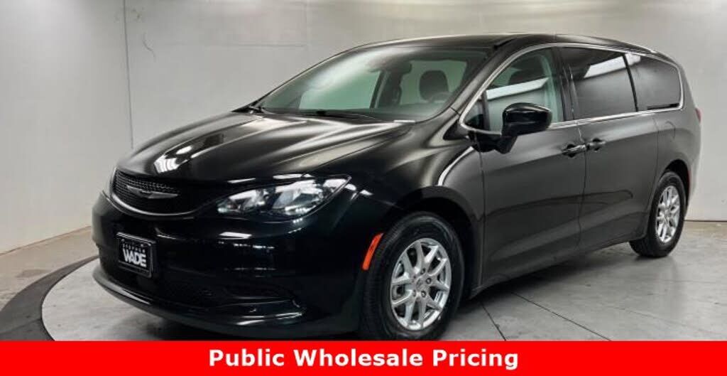 2023 CHRYSLER Voyager