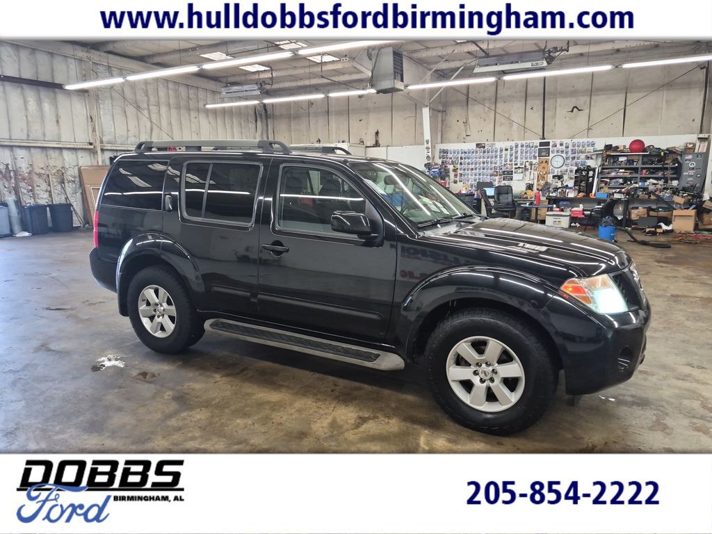 2011 NISSAN Pathfinder