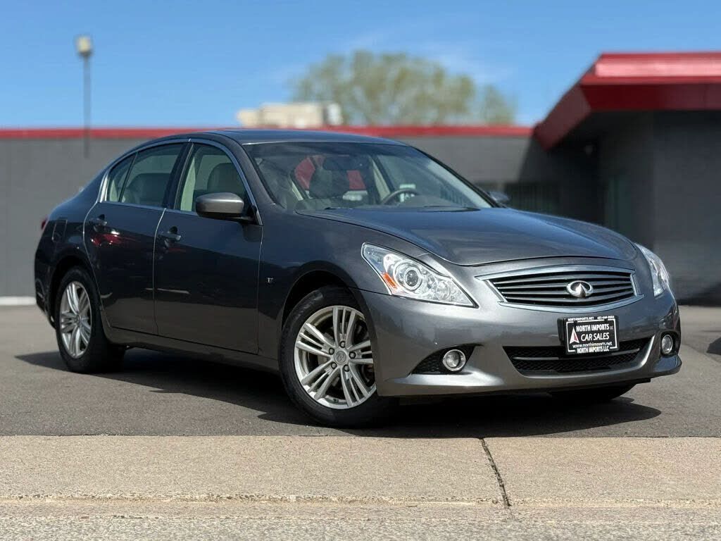 2015 INFINITI Q40