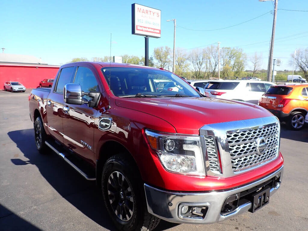 2017 NISSAN Titan