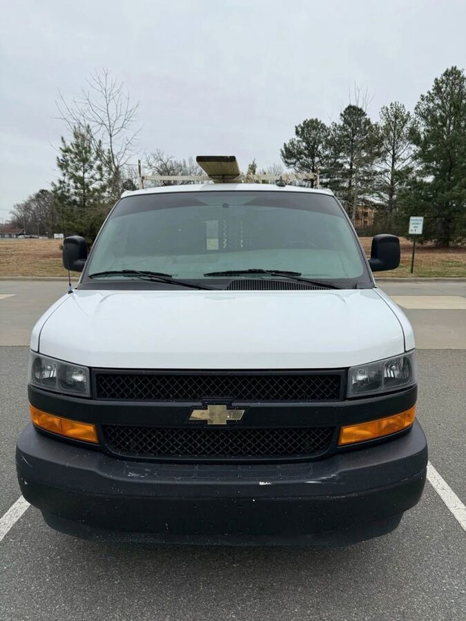 2021 CHEVROLET Express