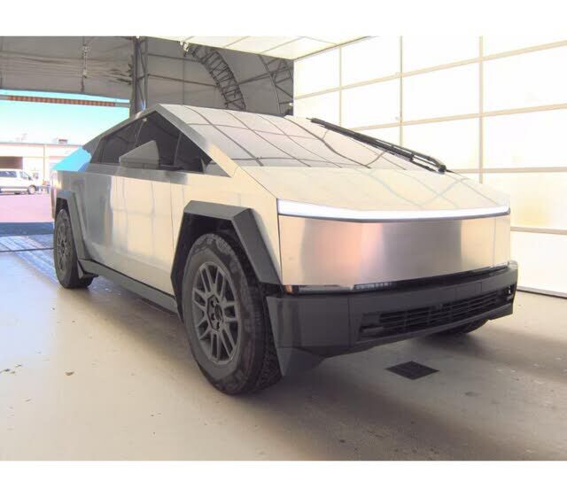 2025 TESLA Cybertruck