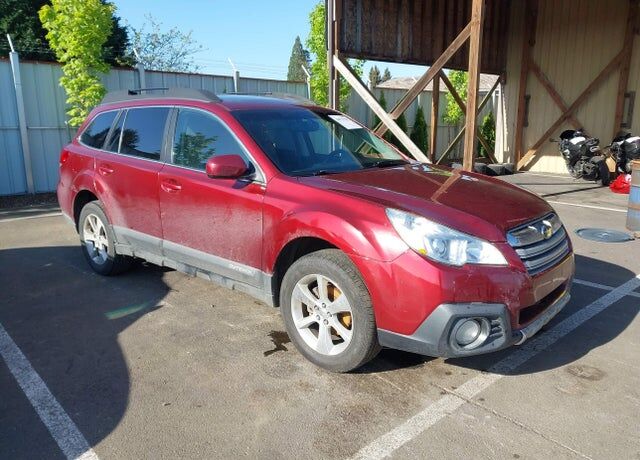 2013 SUBARU Outback