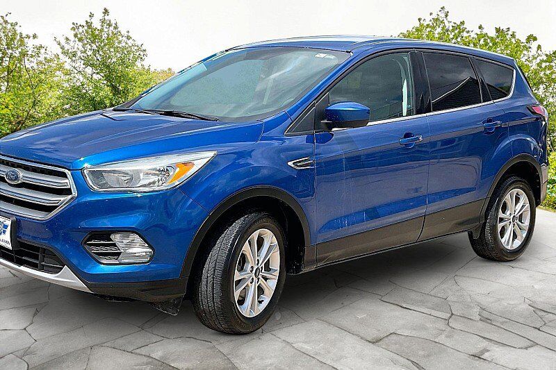 2017 FORD Escape
