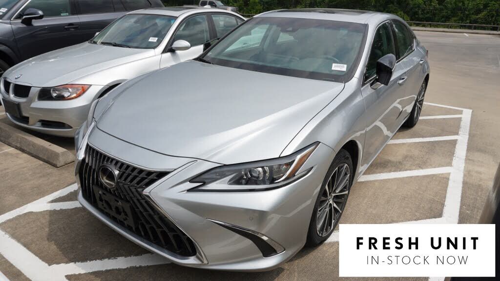 2023 LEXUS ES