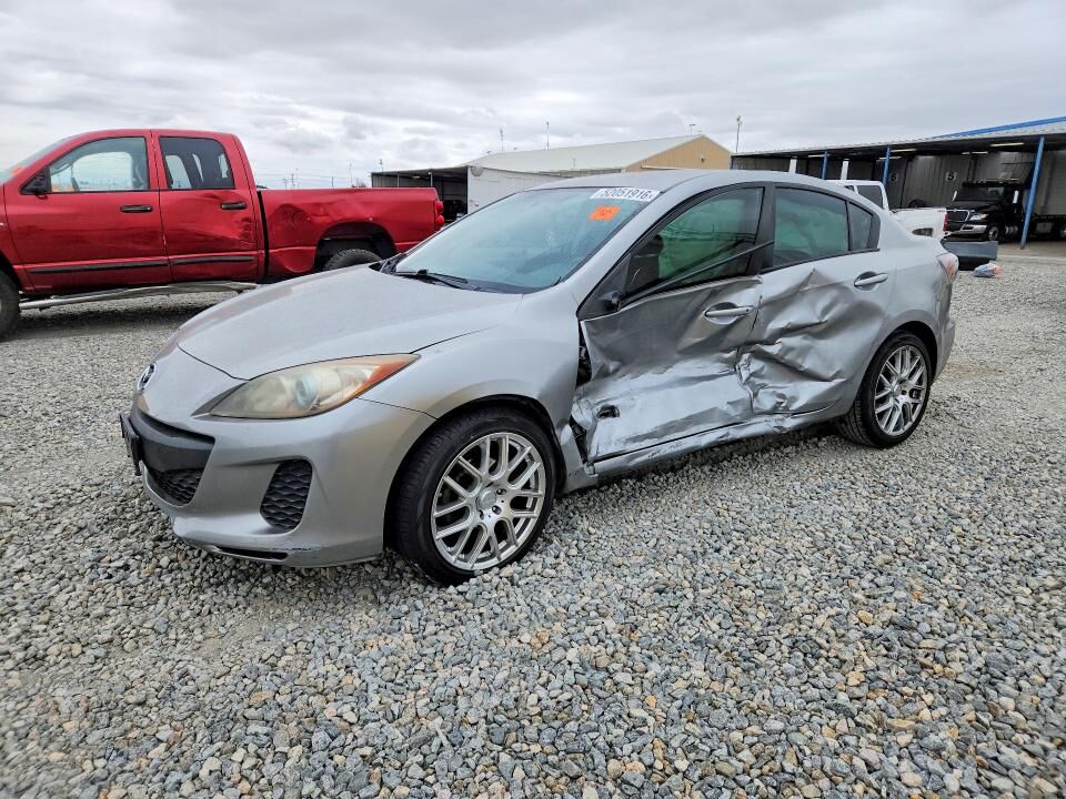 2013 MAZDA Mazda3